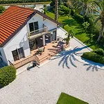 Villa Kochili *